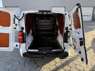 Peugeot Expert 2.0 BlueHDI 120 Long Premium picture 9