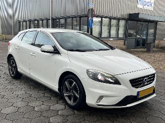 Volvo V-40 2.0 D2 R-Design Business picture 3