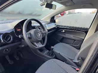 Volkswagen Up! 1.0 move up! BlueMotion picture 14