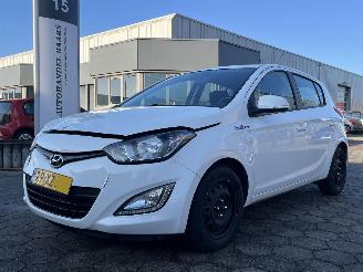 krockskadad bil auto Hyundai I-20 1.2i i-Motion 2012/9