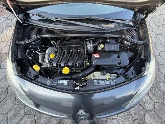 Renault Clio 1.4-16V Exception picture 8