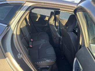 Volvo V-40 2.0 T2 R-Design picture 13