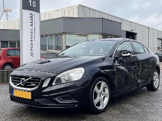 Schadeauto Volvo S-60 2.0 D4 Summum AUTOMAAT 2013/3