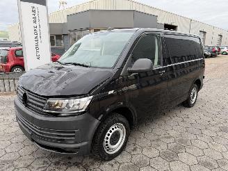 skadebil bedrijf Volkswagen Transporter 2.0 TDI L1H1 2020/11
