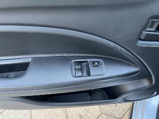 Mitsubishi Space-star 1.0 Inform picture 14