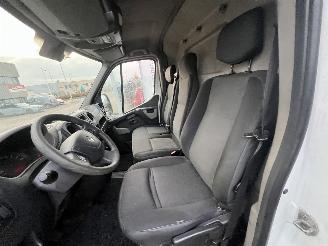 Renault Master T35 2.3 dCi L3H3 picture 16