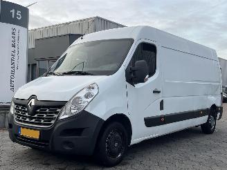 krockskadad bil auto Renault Master T35 2.3 dCi L3H3 2015/1