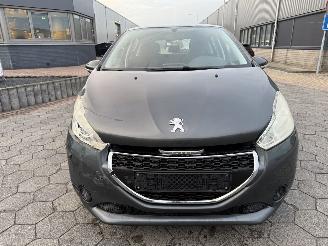 Peugeot 208 1.4 VTi Active picture 2