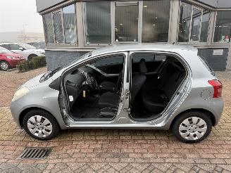 Toyota Yaris 1.0 VVTi Terra picture 4