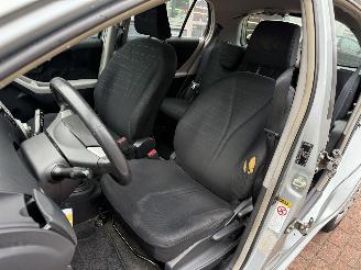 Toyota Yaris 1.0 VVTi Terra picture 11