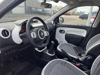 Renault Twingo 1.0 SCe Collection picture 12