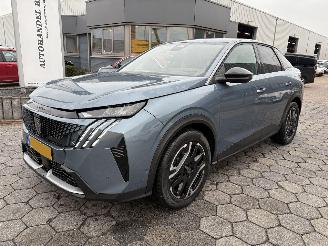 Vaurioauto  passenger cars Peugeot 3008 e-3008 Allure Avantage 210 73 kWh 2025/11