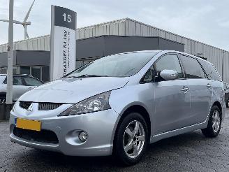 damaged passenger cars Mitsubishi Grandis 2.4-16V Intense 6p. 2004/7