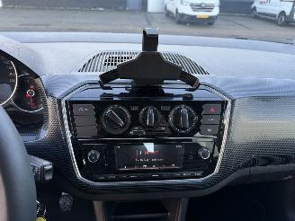 Volkswagen Up! 1.0 picture 23