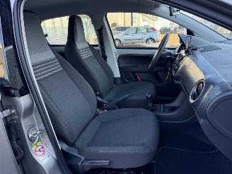 Volkswagen Up! 1.0 picture 18