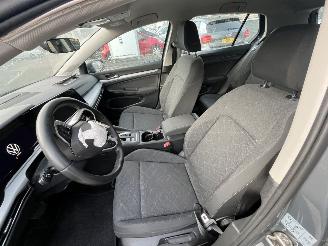 Volkswagen Golf 1.0 eTSI Life Business picture 16