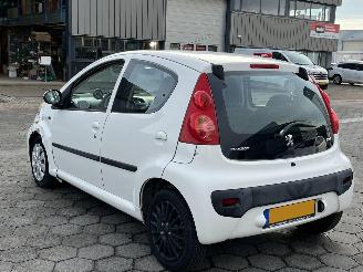 Peugeot 107 1.0-12V XS picture 6