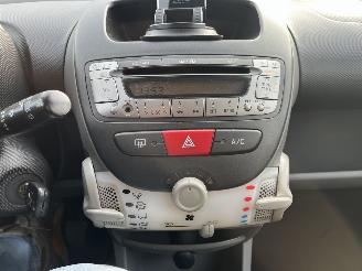 Peugeot 107 1.0-12V XS picture 16