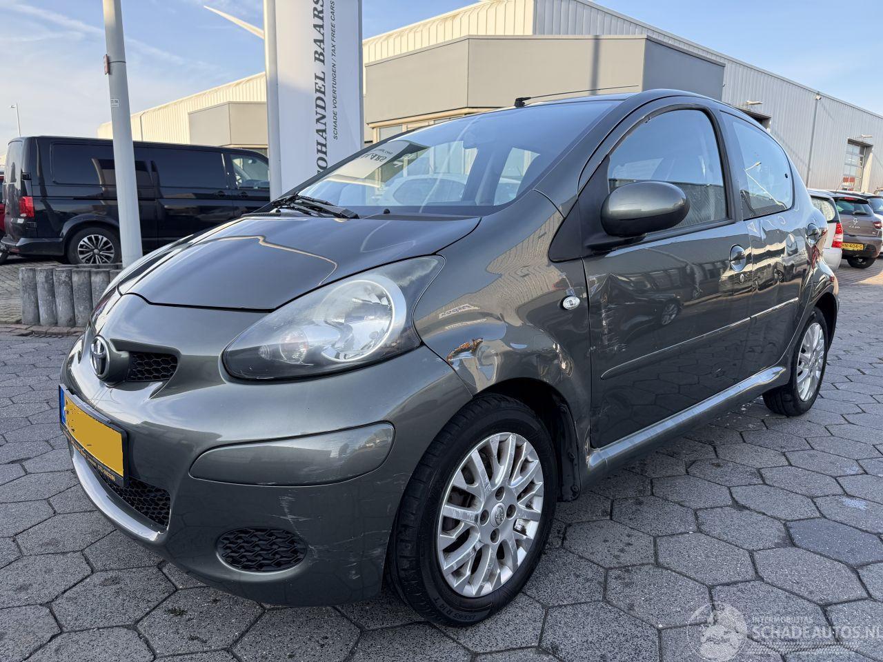 Toyota Aygo 1.0-12V Aspiration Green