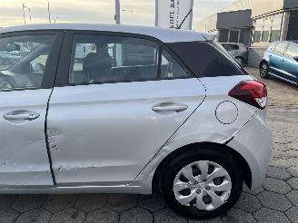 Hyundai I-20 1.0 T-GDI Comfort picture 8