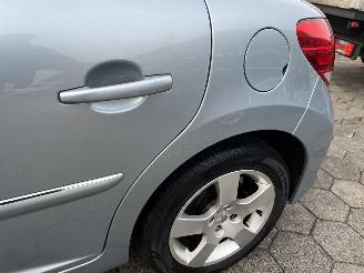 Peugeot 207 1.6 VTi Première picture 9