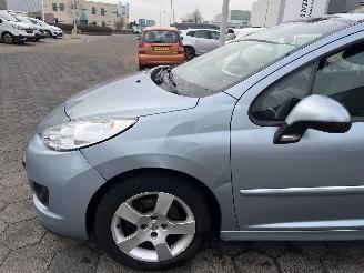 Peugeot 207 1.6 VTi Première picture 8