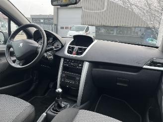Peugeot 207 1.6 VTi Première picture 12