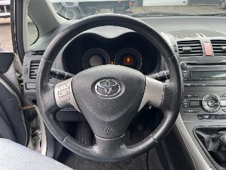 Toyota Auris 1.4-16V picture 18