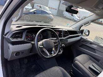 Volkswagen Transporter 2.0 TDI L2H3 32 Comfortline picture 18
