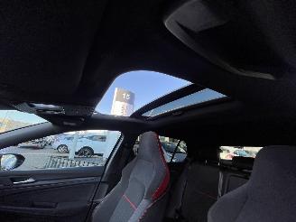 Volkswagen Golf 2.0 TSI GTI CLUBSPORT  PANO 301PK AUTOMAAT picture 16