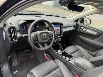 Volvo XC40 2.0 B4 Plus Dark picture 17