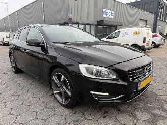 Volvo V-60 2.4 D6 AWD Plug-In Hybrid Summum picture 3