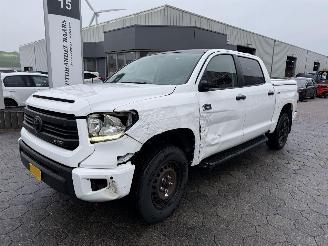 Voiture accidenté Toyota Tundra 5.7 V8 Double Cab 2015/1