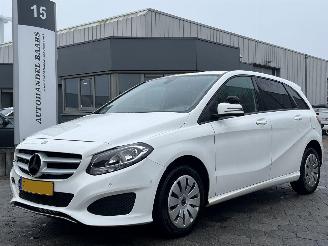 skadebil auto Mercedes B-klasse 220 d Ambition AUTOMAAT 2020/3