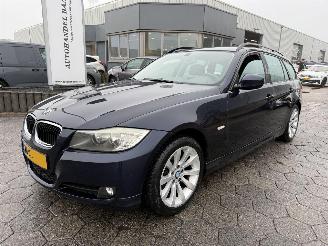 damaged passenger cars BMW 3-serie Touring 318i Business Line 2009/1