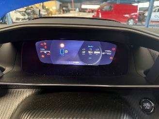 Peugeot 2008 1.2 Hybrid 136 GT picture 21