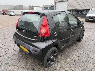 Peugeot 107 1.0-12V XS picture 5