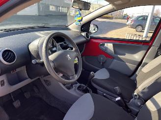 Peugeot 107 1.0-12V XR picture 13