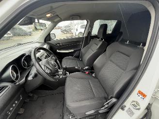 Suzuki Swift 1.2 Stijl Smart Hybrid picture 15