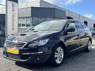 Coche accidentado Peugeot 308 SW 1.2 PureTech Blue Lease Executive 2015/6