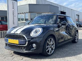 krockskadad bil auto Mini Cooper 1.5 Cooper Marylebone 2016/7