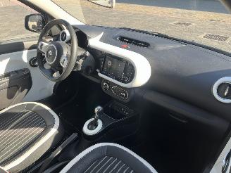 Renault Twingo Z.E. R80 Intens picture 10