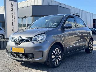 skadebil auto Renault Twingo Z.E. R80 Intens 2021/12