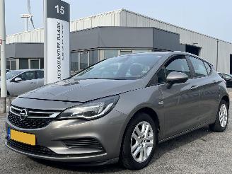 krockskadad bil auto Opel Astra 1.0 Online Edition 2017/4
