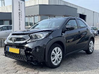 krockskadad bil auto Toyota Aygo X 1.0 VVT-i MT Play 2022/11