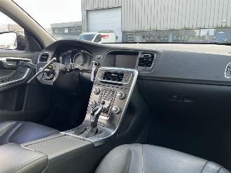 Volvo V-60 2.4 D6 AWD Plug-In Hybrid R-Design picture 13