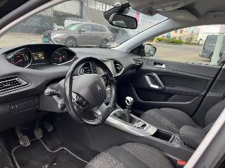 Peugeot 308 SW 1.2 PureTech Allure picture 14