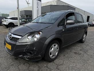 Damaged car Opel Zafira 7 persoon 1.6 111 years Edition 2012/3