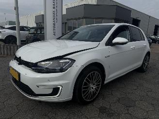 uszkodzony samochody osobowe Volkswagen e-Golf 35,8 kWh E-golf 2018/3