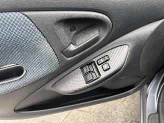 Toyota Yaris 1.0 VVT-i S-Line picture 16